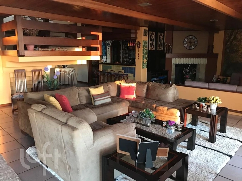 Casa à venda em Centro com 410 m², 4 quartos, 2 suítes, 1 vaga: 13ª foto da galeria de imagens do imóvel