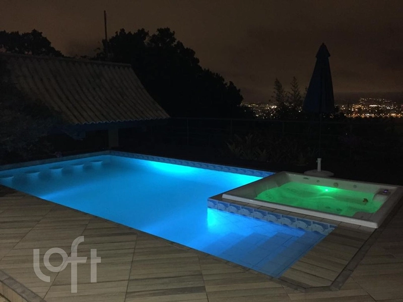Casa à venda em Centro com 410 m², 4 quartos, 2 suítes, 1 vaga: 2ª foto da galeria de imagens do imóvel