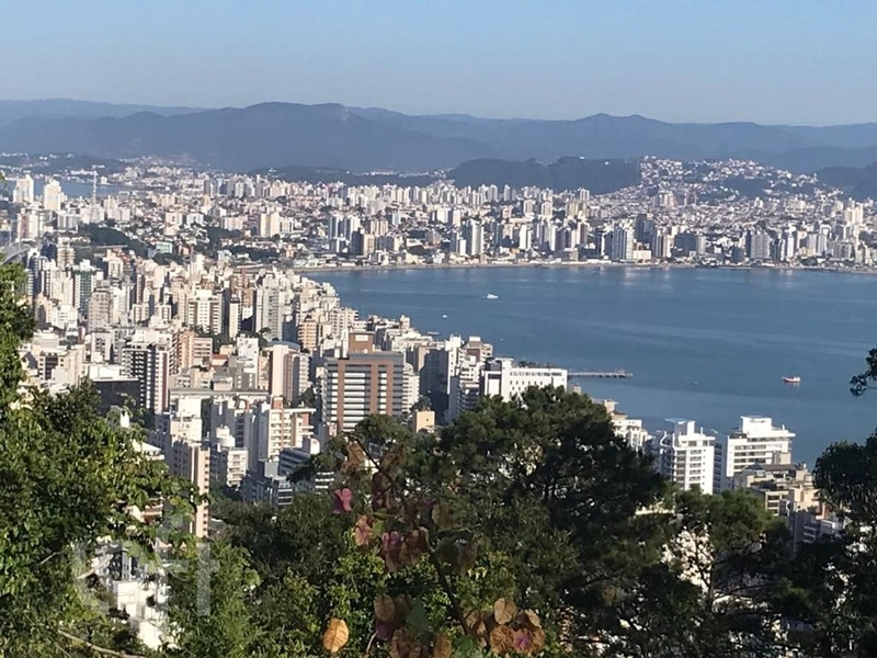 Casa à venda em Centro com 410 m², 4 quartos, 2 suítes, 1 vaga: 11ª foto da galeria de imagens do imóvel