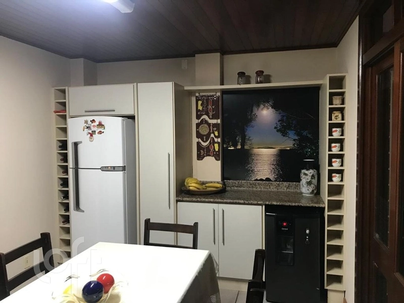 Casa à venda em Centro com 410 m², 4 quartos, 2 suítes, 1 vaga: 9ª foto da galeria de imagens do imóvel