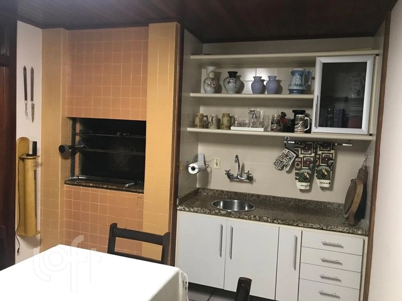 Casa à venda em Centro com 410 m², 4 quartos, 2 suítes, 1 vaga: 4ª foto da galeria de imagens do imóvel