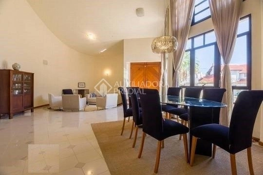 Casa à Venda em Itacorubi - Excelente Oportunidade!: 8ª foto da galeria de imagens do imóvel