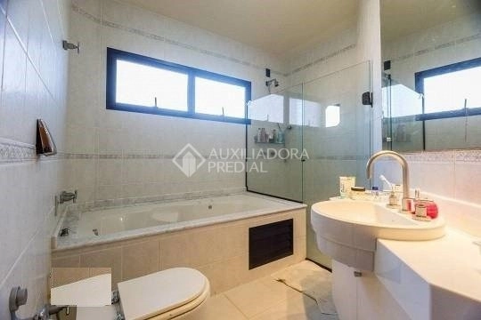 Casa à Venda em Itacorubi - Excelente Oportunidade!: 9ª foto da galeria de imagens do imóvel