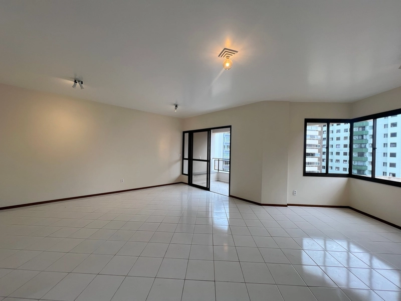 no Apartamento ä venda Centro de Florianópolis - 4 quartos - 170 m²: 5ª foto da galeria de imagens do imóvel