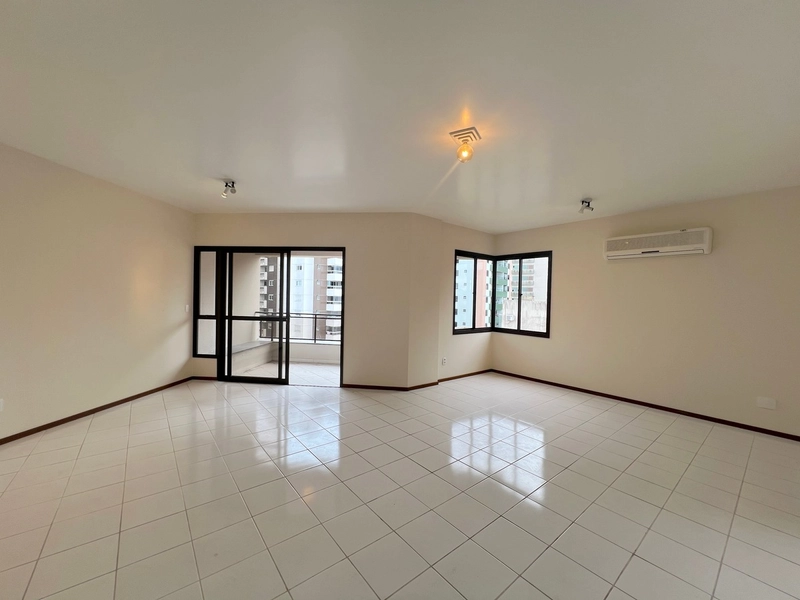 no Apartamento ä venda Centro de Florianópolis - 4 quartos - 170 m²: 2ª foto da galeria de imagens do imóvel