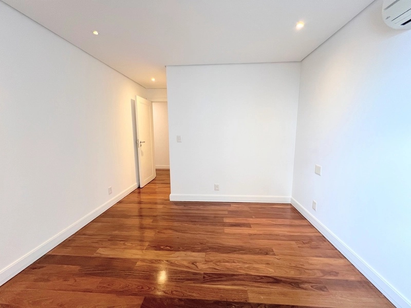 Apartamento de Alto Padrão com Vista para a Beira-Mar Norte - 4 Suítes: 25ª foto da galeria de imagens do imóvel
