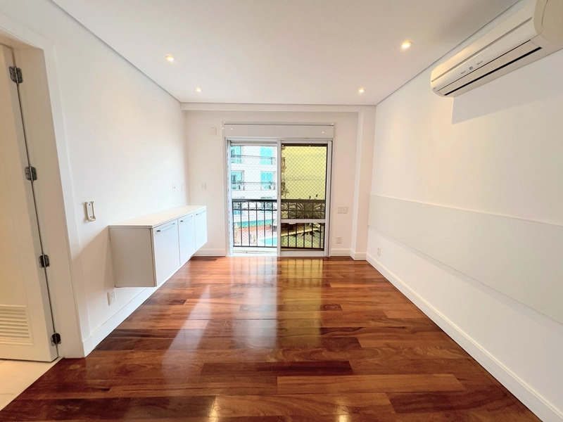 Apartamento de Alto Padrão com Vista para a Beira-Mar Norte - 4 Suítes: 26ª foto da galeria de imagens do imóvel