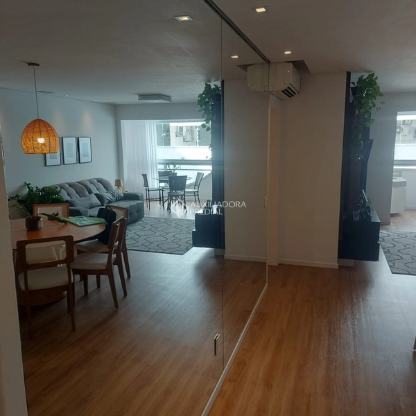 Apartamento em Jurerê Internacional | 2 Dormitórios | Semi Mobiliado |: 6ª foto da galeria de imagens do imóvel