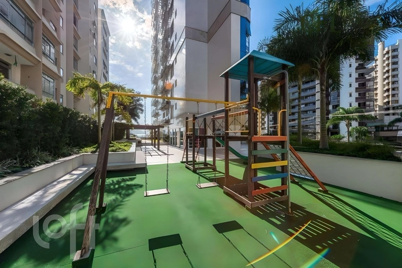 Apartamento à venda em Agronômica com 222 m², 3 suítes, 4 vagas: 27ª foto da galeria de imagens do imóvel