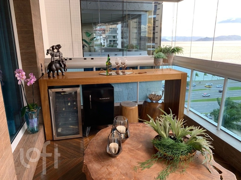 Apartamento à venda em Agronômica com 222 m², 3 suítes, 4 vagas: 7ª foto da galeria de imagens do imóvel