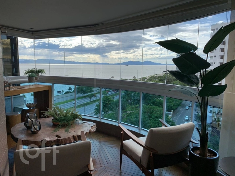 Apartamento à venda em Agronômica com 222 m², 3 suítes, 4 vagas: 1ª foto da galeria de imagens do imóvel