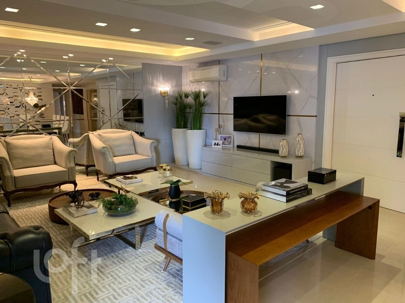 Apartamento à venda em Agronômica com 222 m², 3 suítes, 4 vagas: 2ª foto da galeria de imagens do imóvel