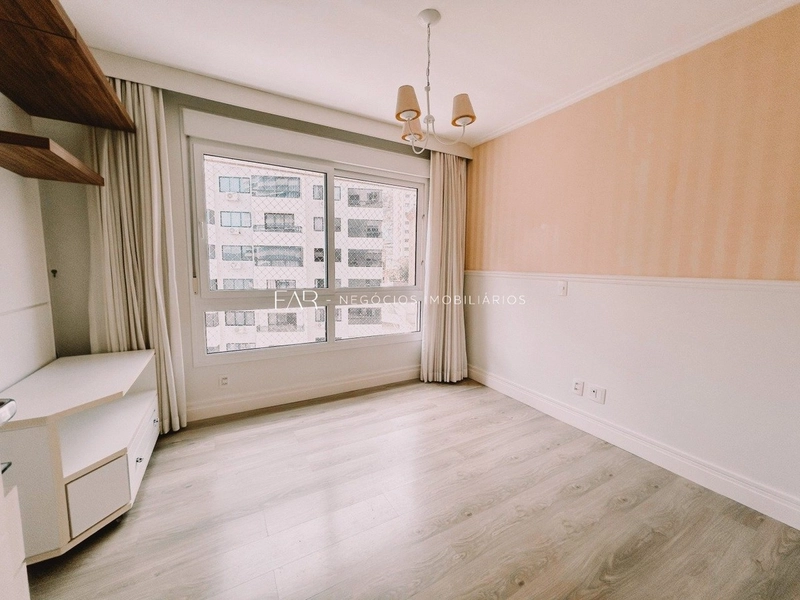 Apartamento à venda em Agronômica com 221 m², 3 suítes, 3 vagas: 12ª foto da galeria de imagens do imóvel