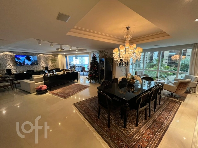 Apartamento à venda em Agronômica com 221 m², 3 suítes, 3 vagas: 2ª foto da galeria de imagens do imóvel
