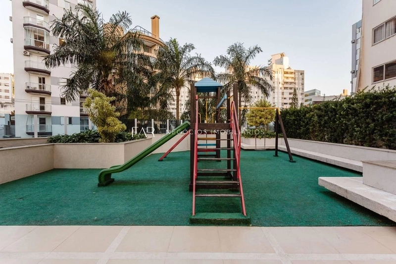 Apartamento à venda em Agronômica com 221 m², 3 suítes, 3 vagas: 23ª foto da galeria de imagens do imóvel