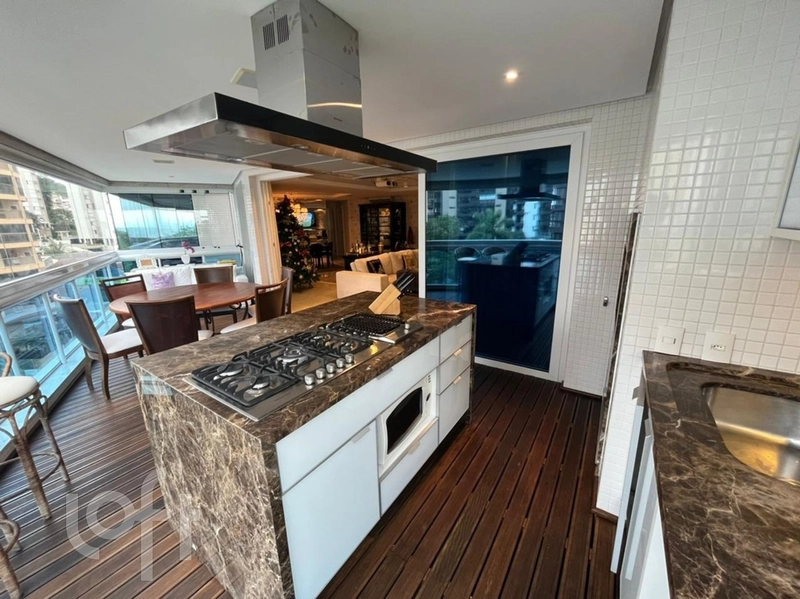 Apartamento à venda em Agronômica com 221 m², 3 suítes, 3 vagas: 9ª foto da galeria de imagens do imóvel