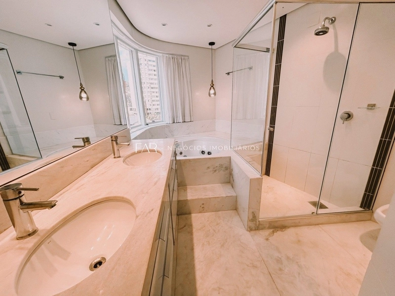 Apartamento à venda em Agronômica com 221 m², 3 suítes, 3 vagas: 16ª foto da galeria de imagens do imóvel