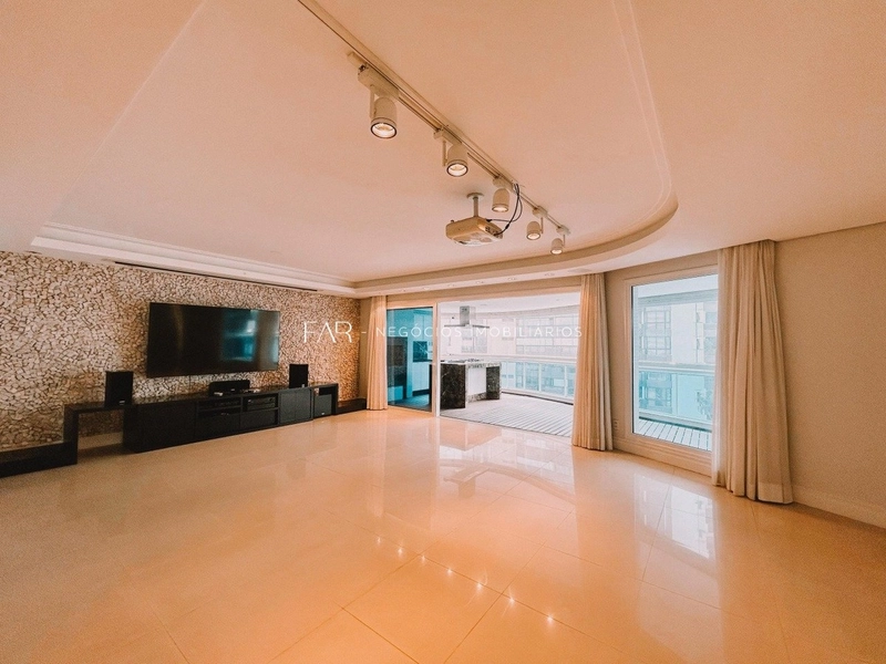 Apartamento à venda em Agronômica com 221 m², 3 suítes, 3 vagas: 3ª foto da galeria de imagens do imóvel