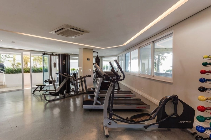 Apartamento à venda em Agronômica com 221 m², 3 suítes, 3 vagas: 17ª foto da galeria de imagens do imóvel