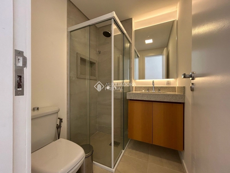 Apartamento 2 suítes recém reformado em Coqueiros: 17ª foto da galeria de imagens do imóvel