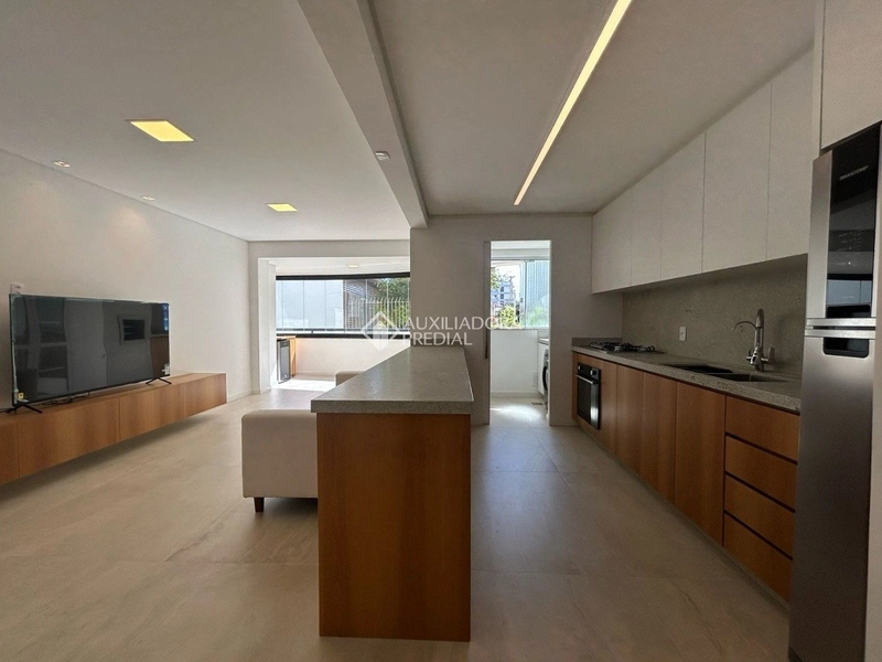 Apartamento 2 suítes recém reformado em Coqueiros: 1ª foto da galeria de imagens do imóvel