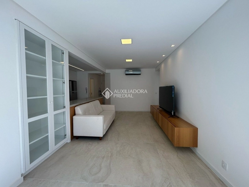 Apartamento 2 suítes recém reformado em Coqueiros: 7ª foto da galeria de imagens do imóvel