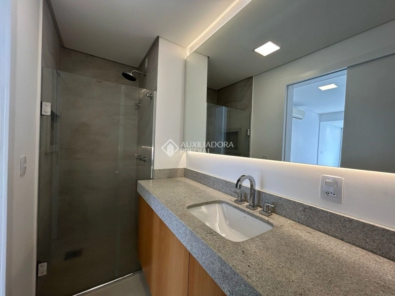 Apartamento 2 suítes recém reformado em Coqueiros: 14ª foto da galeria de imagens do imóvel