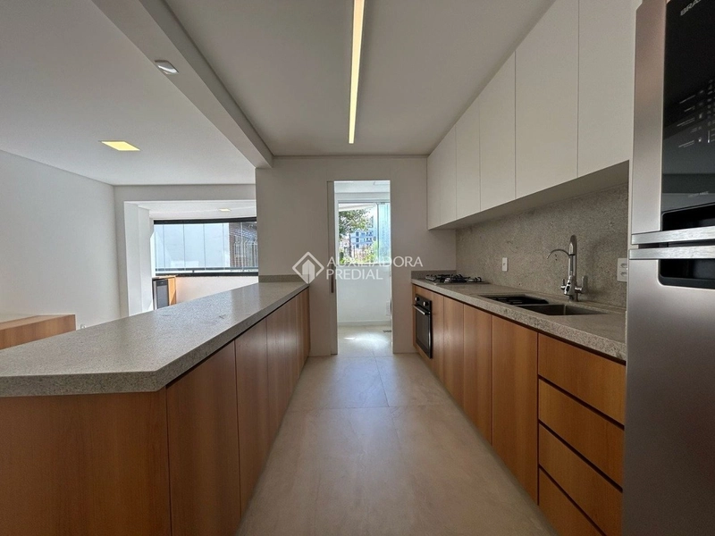 Apartamento 2 suítes recém reformado em Coqueiros: 2ª foto da galeria de imagens do imóvel