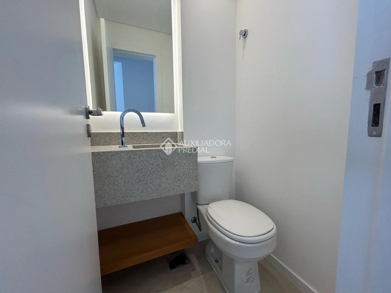 Apartamento 2 suítes recém reformado em Coqueiros: 18ª foto da galeria de imagens do imóvel