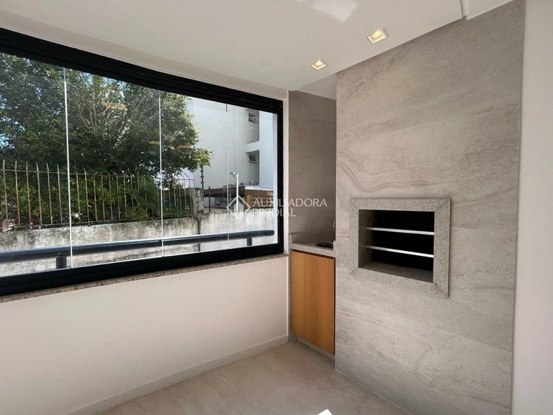 Apartamento 2 suítes recém reformado em Coqueiros: 8ª foto da galeria de imagens do imóvel