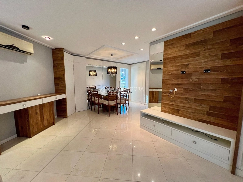 Amplo Apartamento com 4 Dormitórios na Agronômica - Florianópolis: 9ª foto da galeria de imagens do imóvel