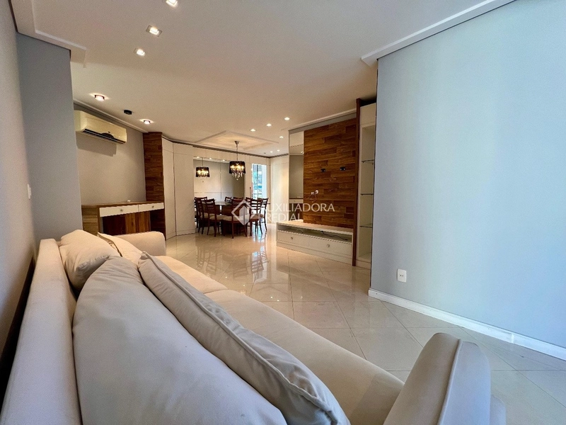 Amplo Apartamento com 4 Dormitórios na Agronômica - Florianópolis: 2ª foto da galeria de imagens do imóvel