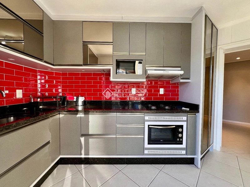 Amplo Apartamento com 4 Dormitórios na Agronômica - Florianópolis: 11ª foto da galeria de imagens do imóvel