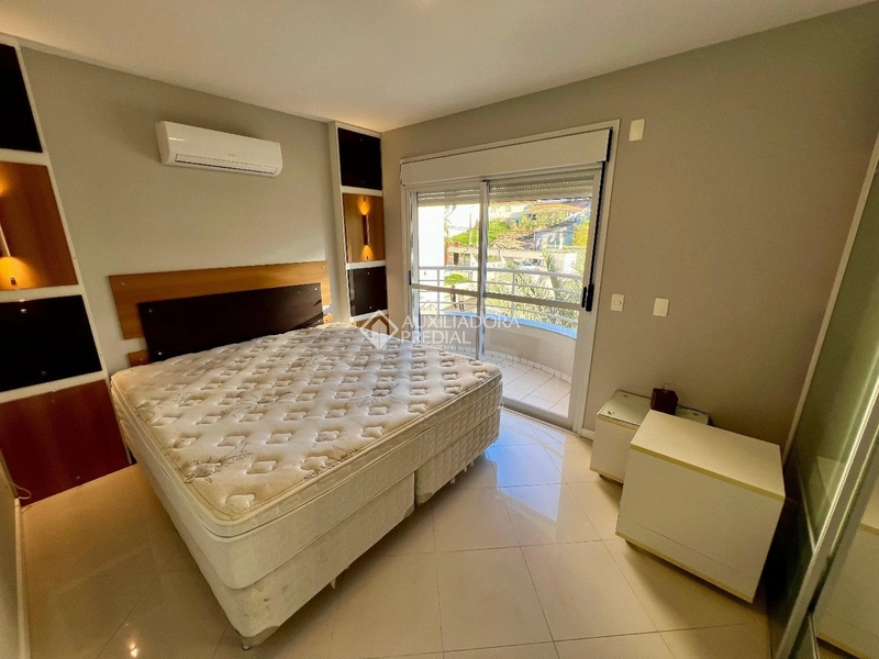 Amplo Apartamento com 4 Dormitórios na Agronômica - Florianópolis: 16ª foto da galeria de imagens do imóvel
