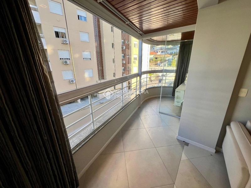 Amplo Apartamento com 4 Dormitórios na Agronômica - Florianópolis: 10ª foto da galeria de imagens do imóvel