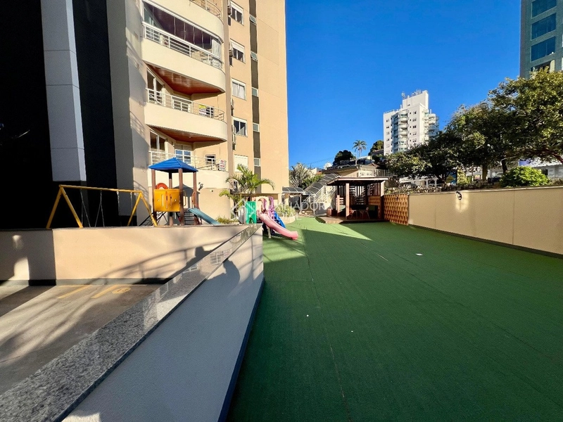 Amplo Apartamento com 4 Dormitórios na Agronômica - Florianópolis: 35ª foto da galeria de imagens do imóvel