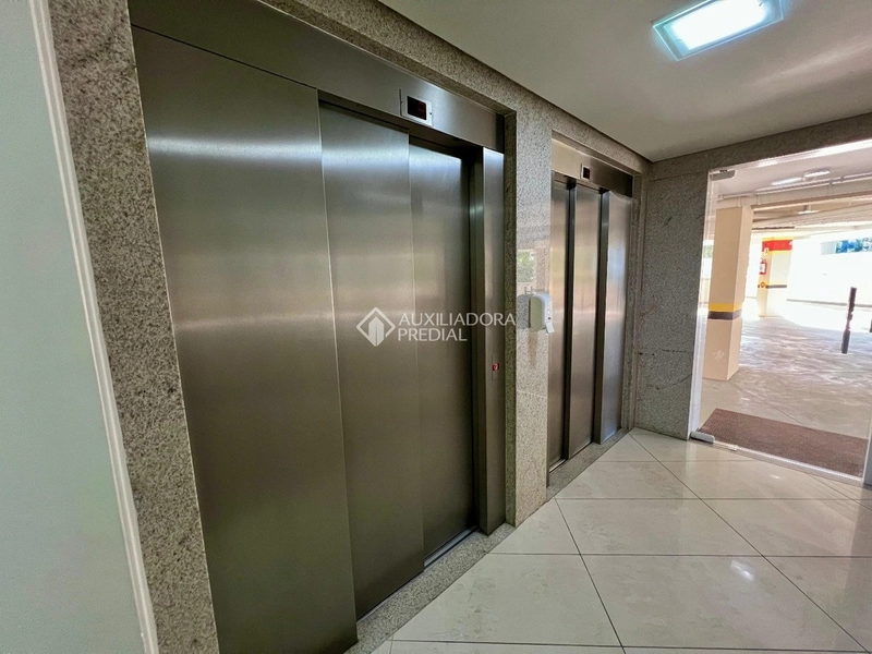 Amplo Apartamento com 4 Dormitórios na Agronômica - Florianópolis: 29ª foto da galeria de imagens do imóvel