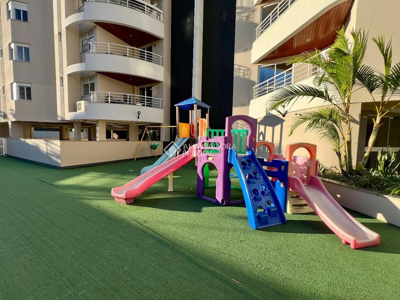 Amplo Apartamento com 4 Dormitórios na Agronômica - Florianópolis: 32ª foto da galeria de imagens do imóvel