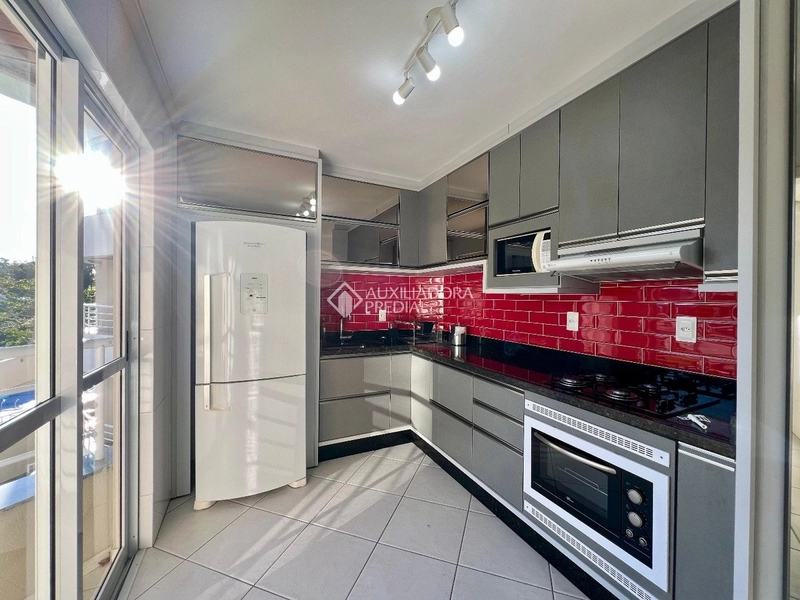 Amplo Apartamento com 4 Dormitórios na Agronômica - Florianópolis: 12ª foto da galeria de imagens do imóvel
