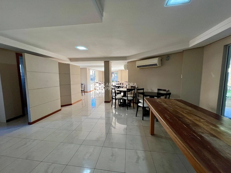 Amplo Apartamento com 4 Dormitórios na Agronômica - Florianópolis: 38ª foto da galeria de imagens do imóvel