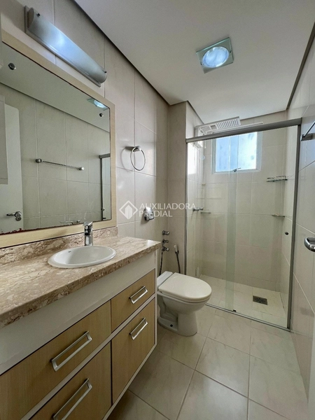 Amplo Apartamento com 4 Dormitórios na Agronômica - Florianópolis: 27ª foto da galeria de imagens do imóvel