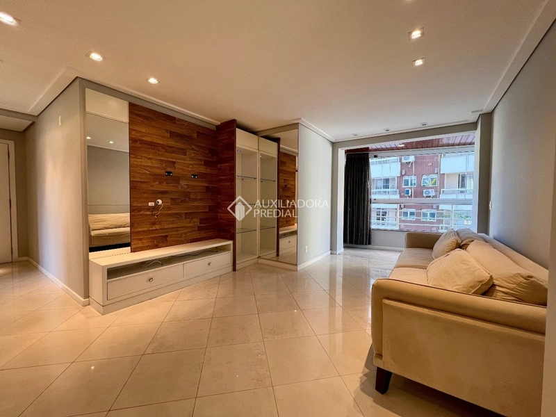 Amplo Apartamento com 4 Dormitórios na Agronômica - Florianópolis: 1ª foto da galeria de imagens do imóvel