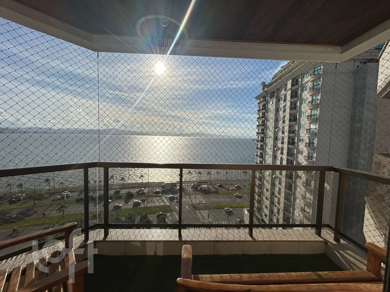 Apartamento à venda em Agronômica com 171 m², 4 quartos, 2 suítes: 2ª foto da galeria de imagens do imóvel