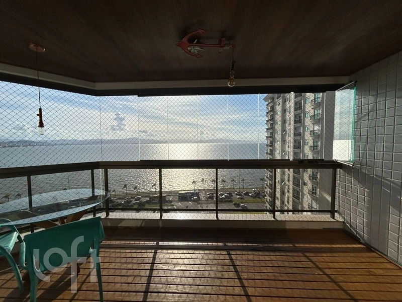 Apartamento à venda em Agronômica com 171 m², 4 quartos, 2 suítes: 3ª foto da galeria de imagens do imóvel