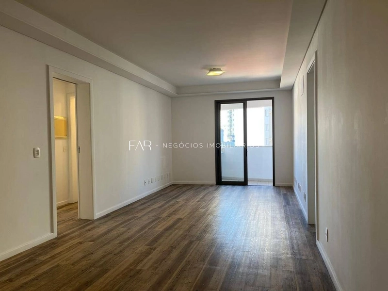 Apartamento à Venda no Centro de Florianópolis - 3 Quartos (1 Suíte) -: 3ª foto da galeria de imagens do imóvel