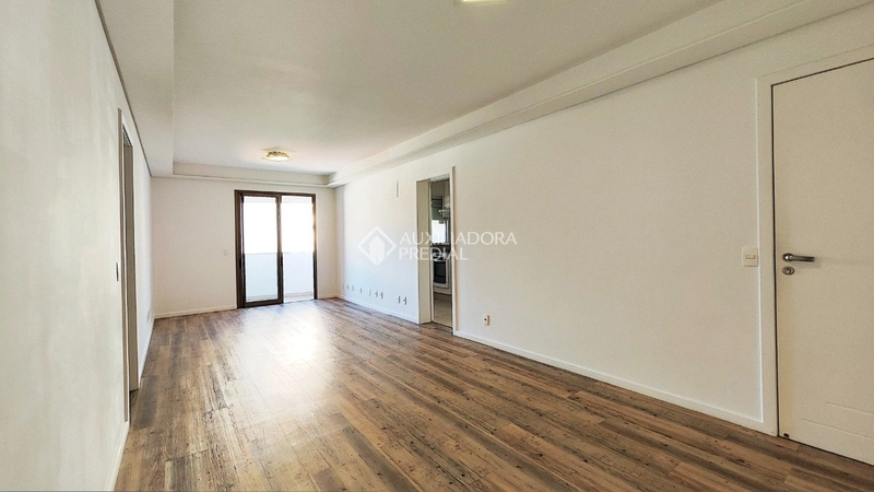 Apartamento à Venda no Centro de Florianópolis - 3 Quartos (1 Suíte) -: 1ª foto da galeria de imagens do imóvel