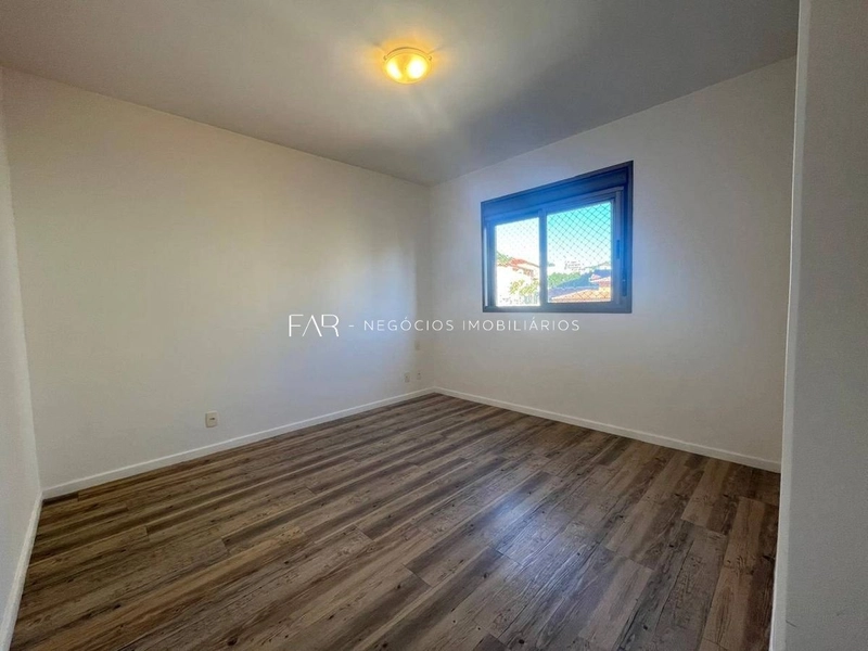 Apartamento à Venda no Centro de Florianópolis - 3 Quartos (1 Suíte) -: 11ª foto da galeria de imagens do imóvel