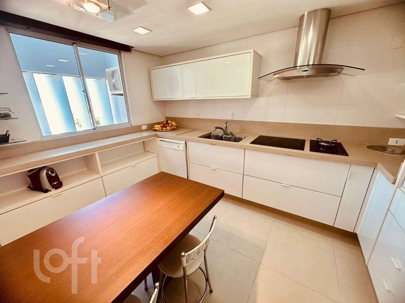 Apartamento à venda em Centro com 163 m², 3 quartos, 1 suíte, 1 vaga: 2ª foto da galeria de imagens do imóvel