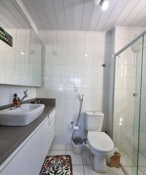 Amplo Triplex Semi-Mobiliado no Itacorubi com 5 Dormitórios e 2 Suítes: 15ª foto da galeria de imagens do imóvel