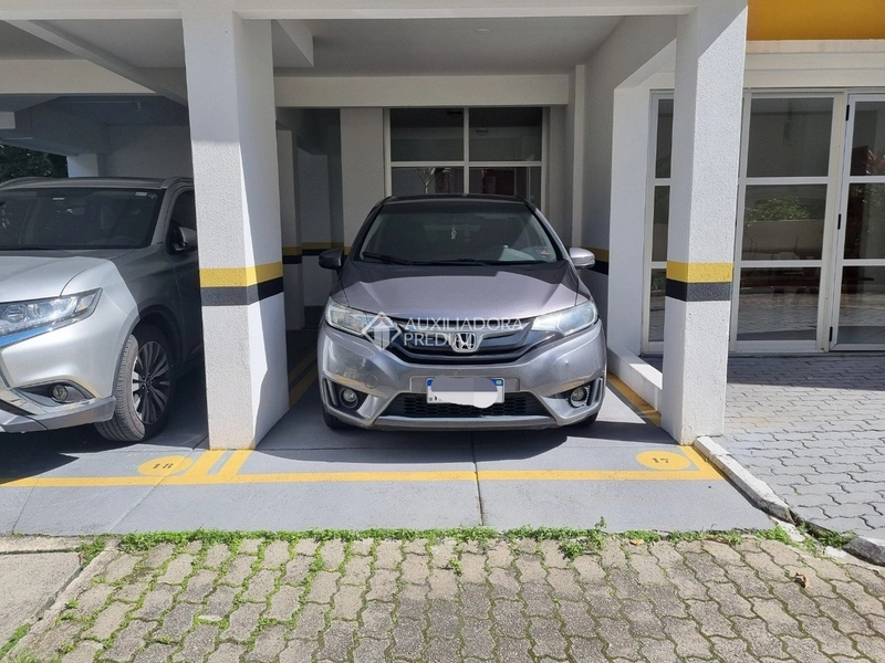 Amplo Triplex Semi-Mobiliado no Itacorubi com 5 Dormitórios e 2 Suítes: 35ª foto da galeria de imagens do imóvel